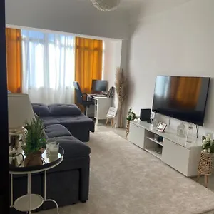 https://an-elegant-cozy-apartment.hotels-lisbon-portugal.com